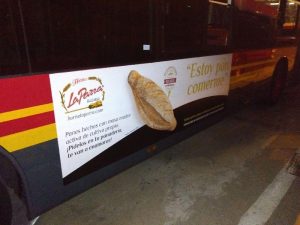 campaña de publicidad en autobuses